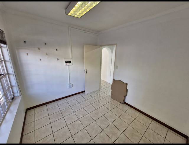 97M² OFFICE TO LET IN PARKDENE